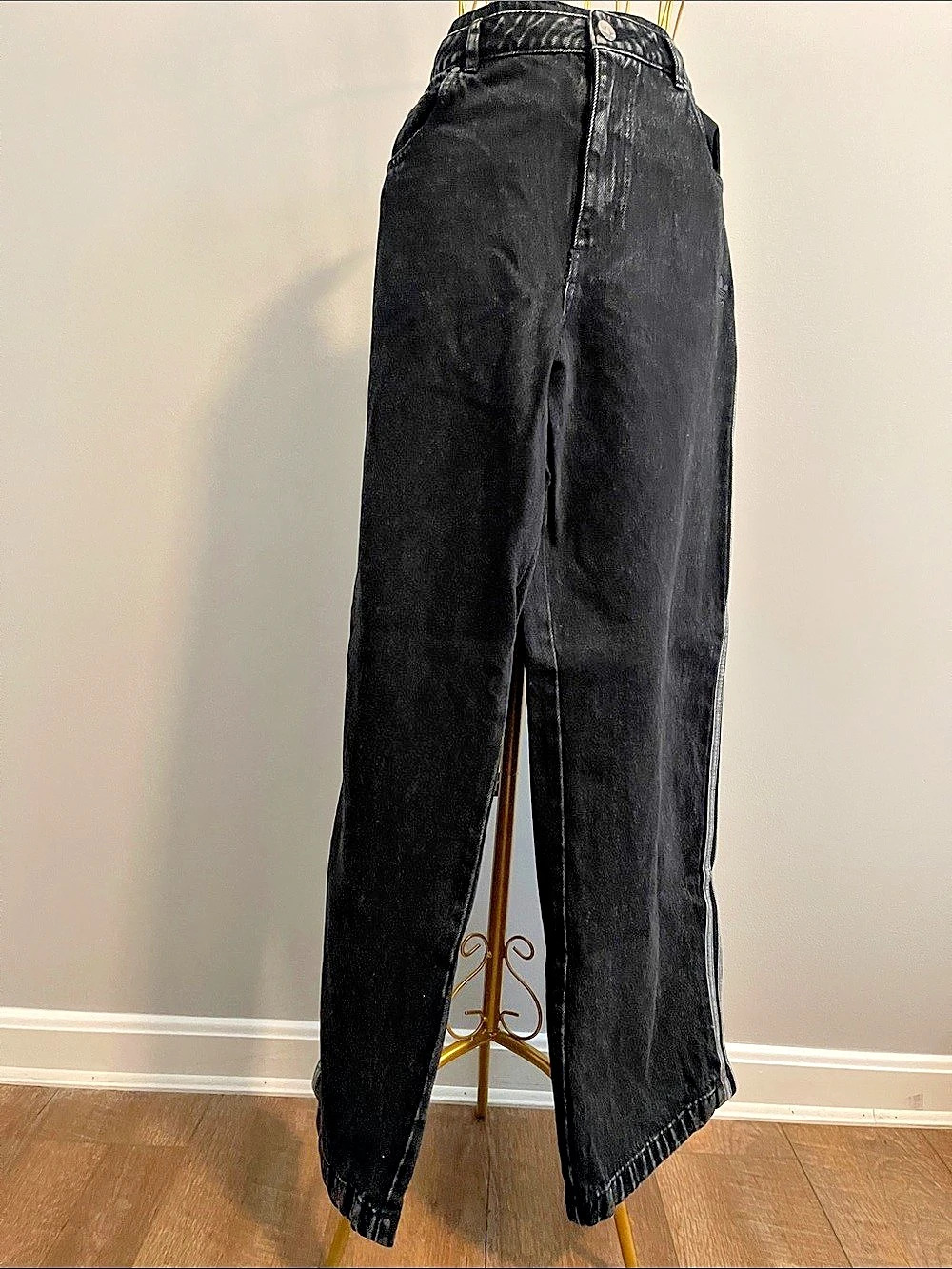 adidas wide  Leg Jeans in Black with triple grey side stripe  29/32 Like New